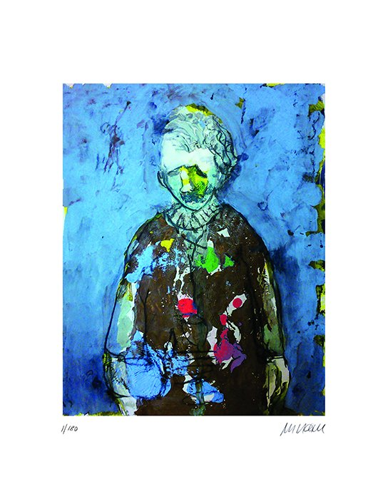 „Im Atelier“ von Armin Mueller-Stahl zeigt eine Figur, die ganz in sich versunken scheint vor leuchtendem Blau, das Gesicht kaum ausgeformt, der Körper mit expressiven Farbspritzern in Gelb, Grün, Rot und Lila.
