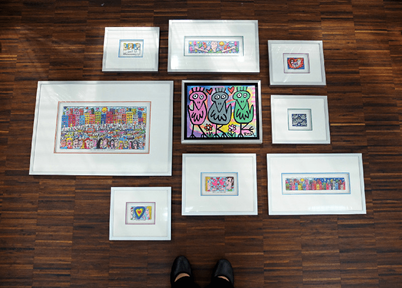 Bildergruppen aufhängen: So gelingt die perfekte Wandgestaltung - Kunsthandlung Langheinz