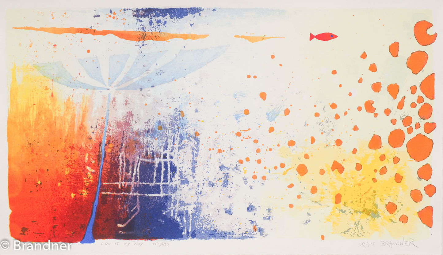 Serigrafie von Klaus Brandner - Ein blauer Stiel mit fächerartig gespreizten Linien links, ein kleiner roter Fisch in der Mitte, orange Farbflecken die sich nach rechts ausbreiten.
