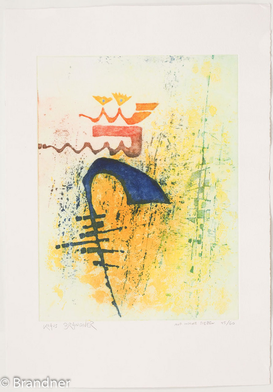 Farbradierung von Klaus Brandner - Zwei vogelartige Kronen schweben über einer blauen Bogenform und einem grafischen Gitterwerk auf warmem Ockergrund.