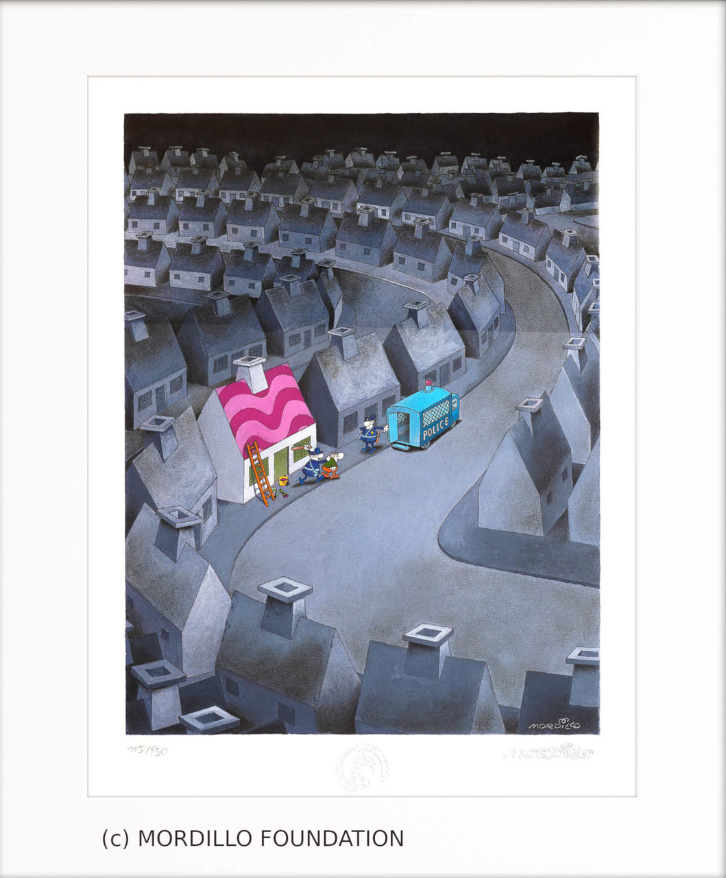 Pigmentdruck von Mordillo -The Individualist- Hunderte identischer grauer Häuser und mittendrin eines mit einem leuchtend pinken Wellendach. Davor: ein Polizeiwagen.