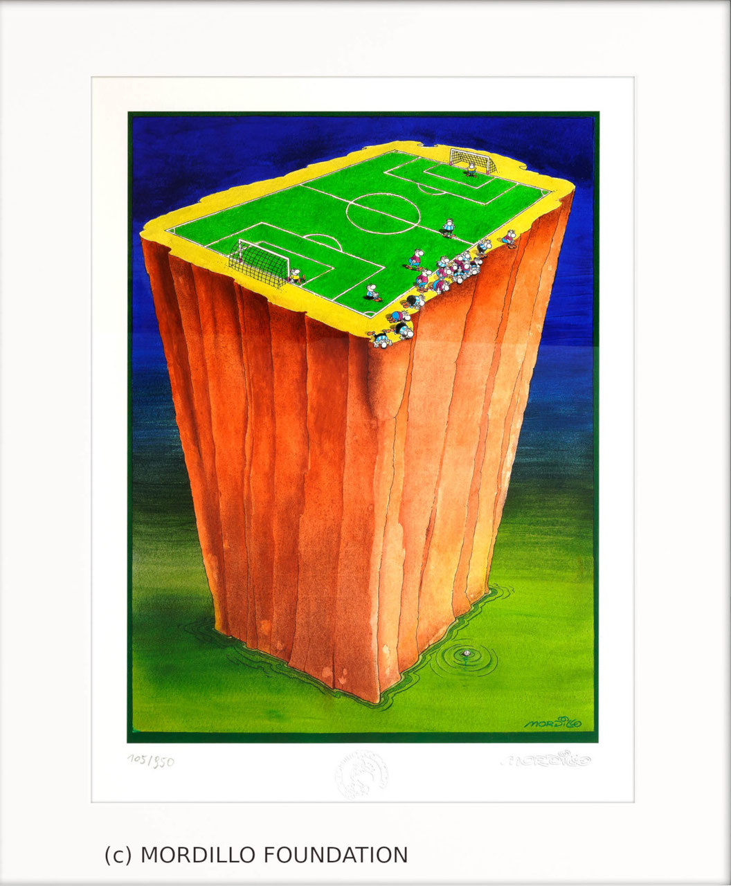 Pigmentdruck von Mordillo -The Lost Ball- ein Fußballfeld auf einem hohen Felsen, der Ball liegt außerhalb des Feldes ganz unten auf dem Boden.