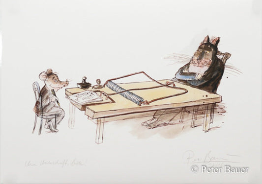 Der Fine-Art-Print von Peter Bauer: Ihre Unterschrift bitte zeigt eine Büroszene mit einer Maus und einer Katze, die sich gegenüber sitzen an einem Tisch, der eigentlich eine riesengroße Mausefalle ist.