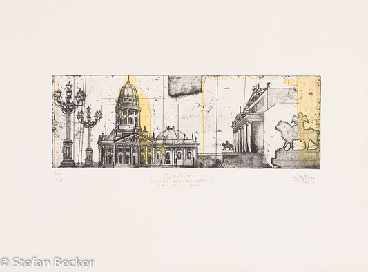 Radierung -Gendarmenmarkt2" von Stefan Becker in schmalem Querformat, in schwarz-weiß gehalten mit gelben Akzenten.