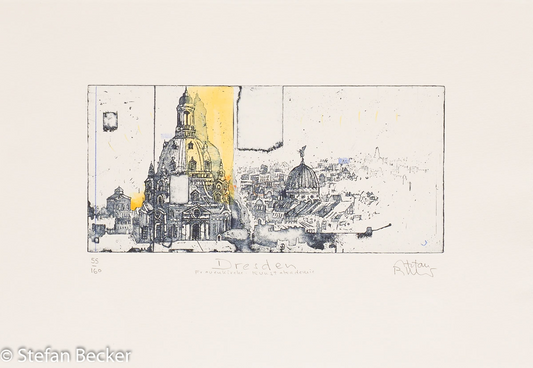 Radierung von Stefan Becker -Dresden II-zeigt die Silhouette der Dresdner Altstadt in einer Komposition aus drei Feldern in Grau- und Gelbtönen.